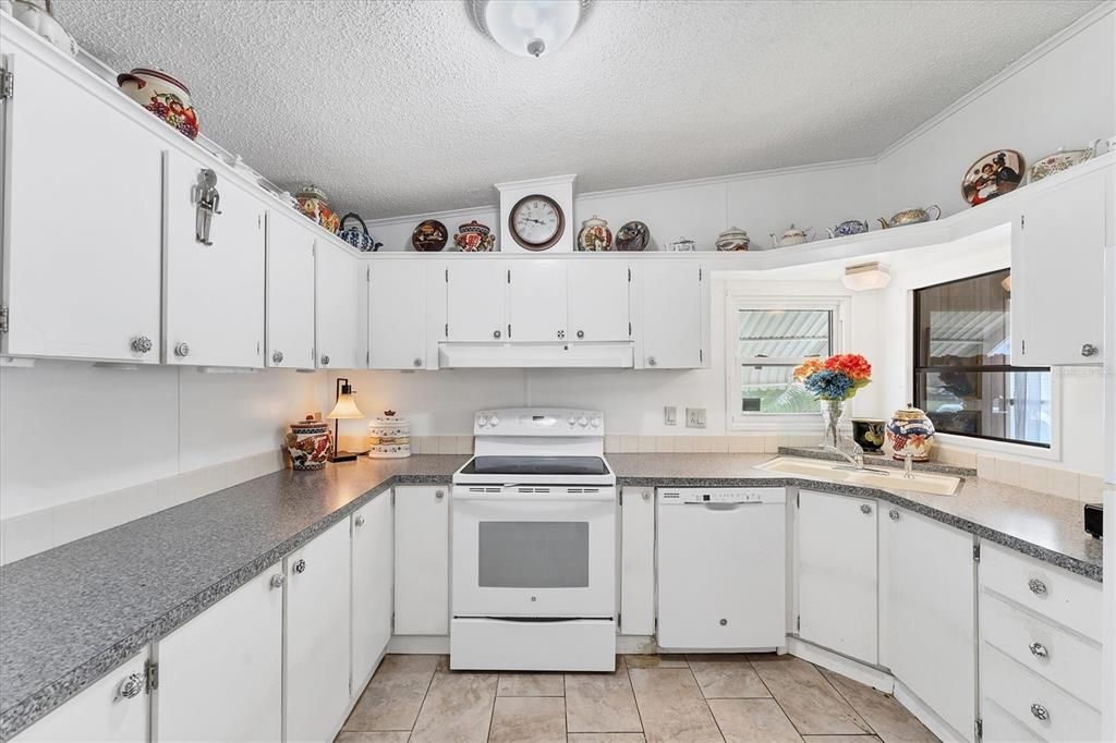 Activo con contrato: $150,000 (2 camas, 2 baños, 1100 Pies cuadrados)