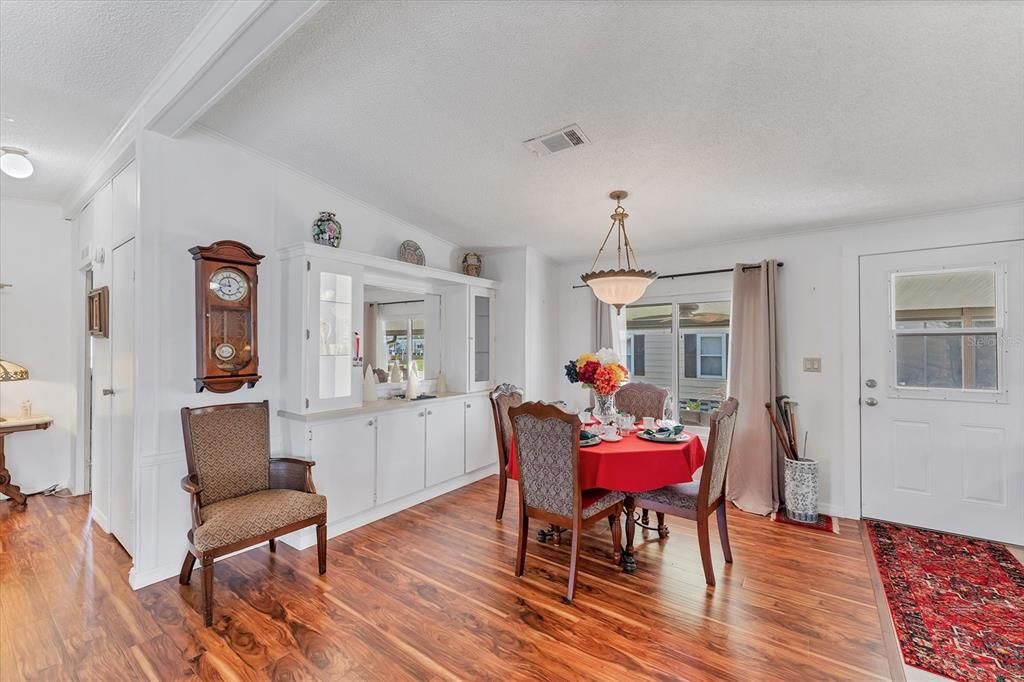 Activo con contrato: $150,000 (2 camas, 2 baños, 1100 Pies cuadrados)