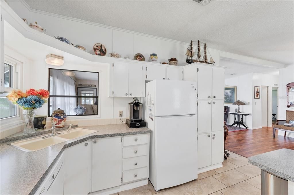 Activo con contrato: $150,000 (2 camas, 2 baños, 1100 Pies cuadrados)