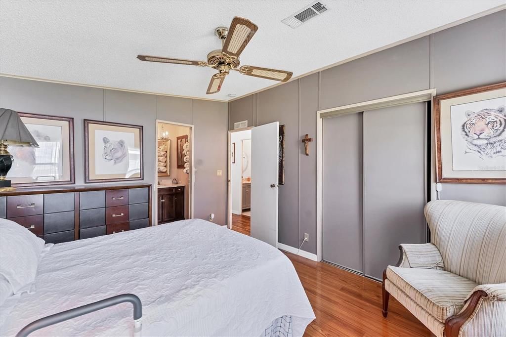 Activo con contrato: $150,000 (2 camas, 2 baños, 1100 Pies cuadrados)