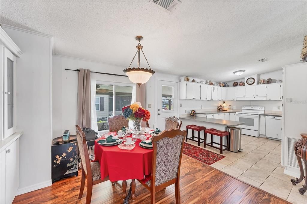 Activo con contrato: $150,000 (2 camas, 2 baños, 1100 Pies cuadrados)