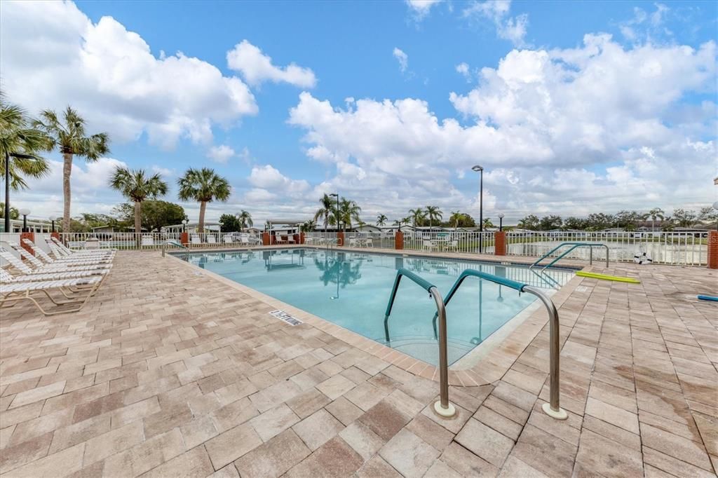 Activo con contrato: $150,000 (2 camas, 2 baños, 1100 Pies cuadrados)