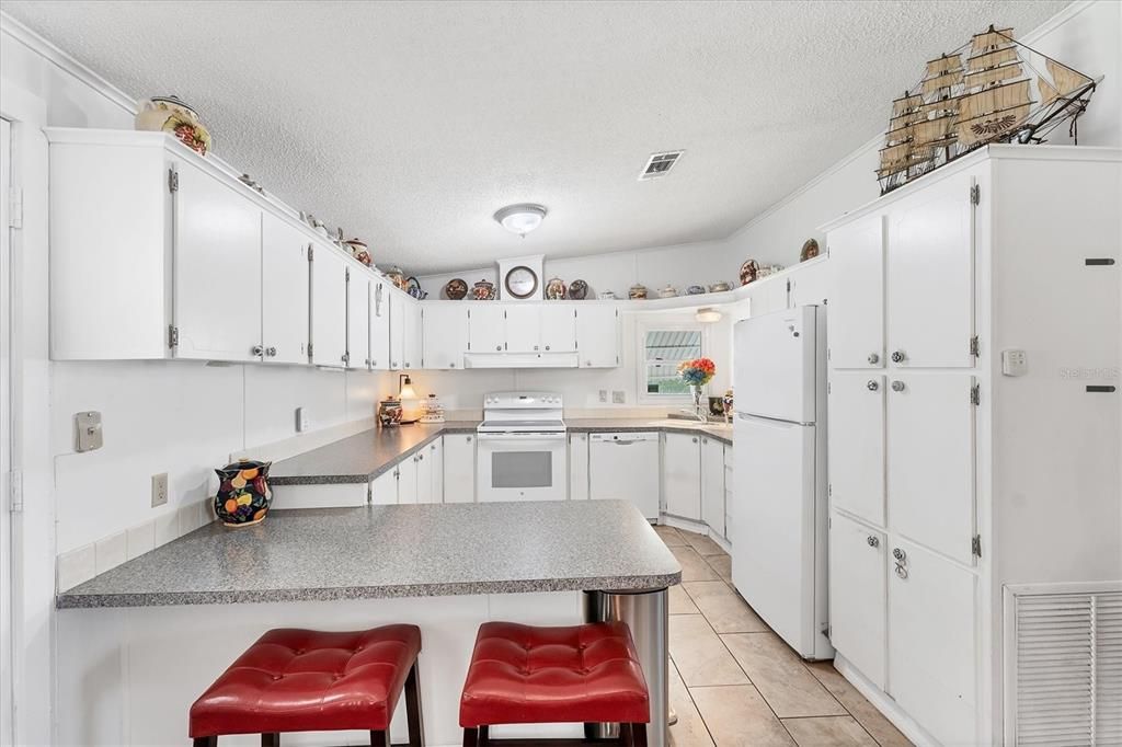 Activo con contrato: $150,000 (2 camas, 2 baños, 1100 Pies cuadrados)