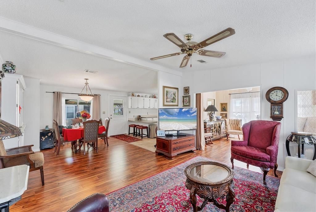 Activo con contrato: $150,000 (2 camas, 2 baños, 1100 Pies cuadrados)