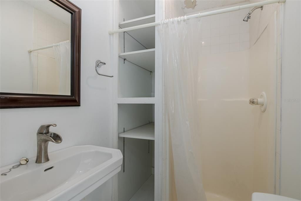 Active With Contract: $505,000 (4 beds, 2 baths, 2837 Square Feet)