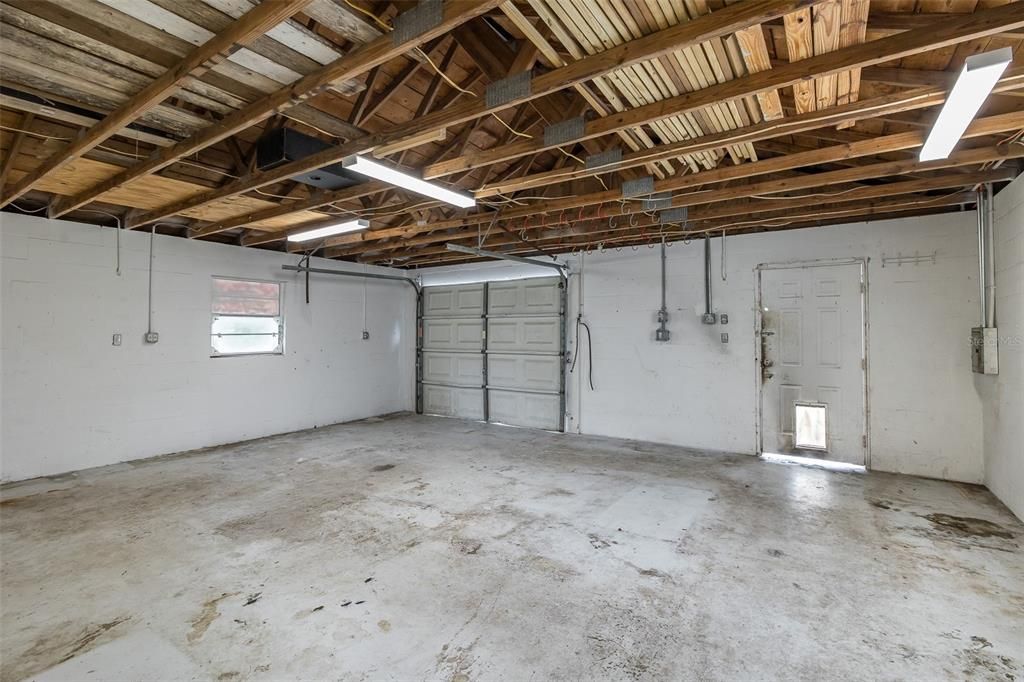 Active With Contract: $505,000 (4 beds, 2 baths, 2837 Square Feet)