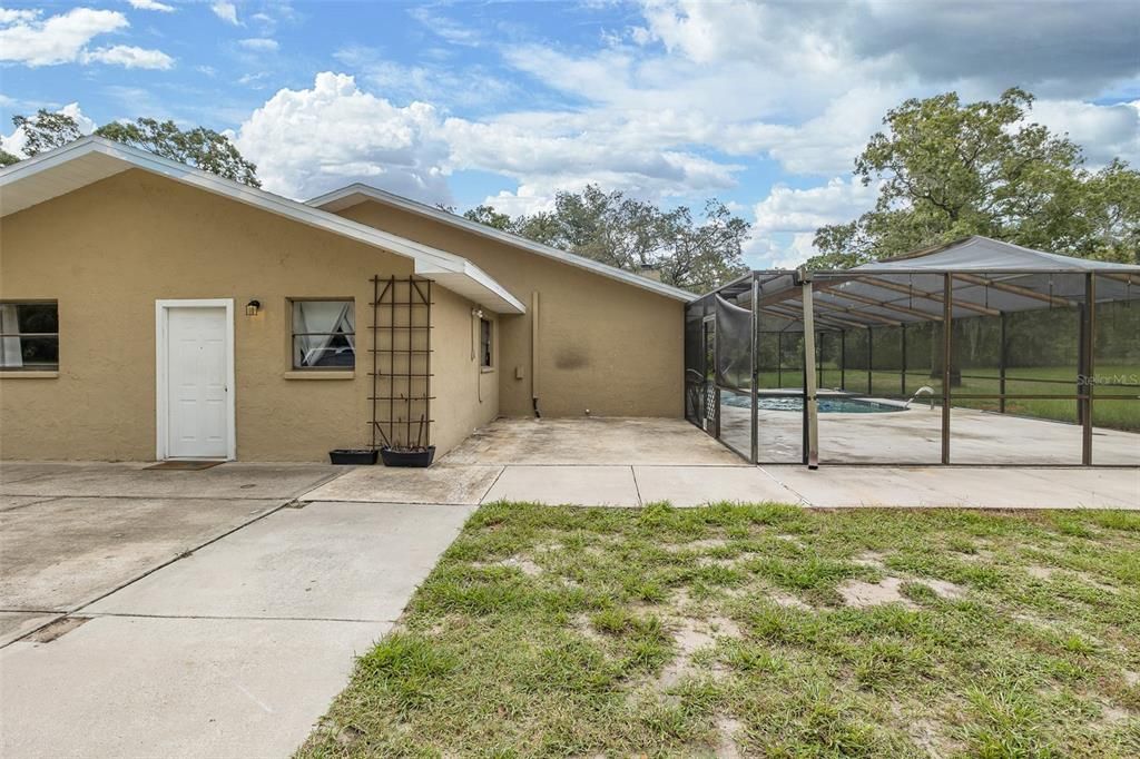 Active With Contract: $505,000 (4 beds, 2 baths, 2837 Square Feet)