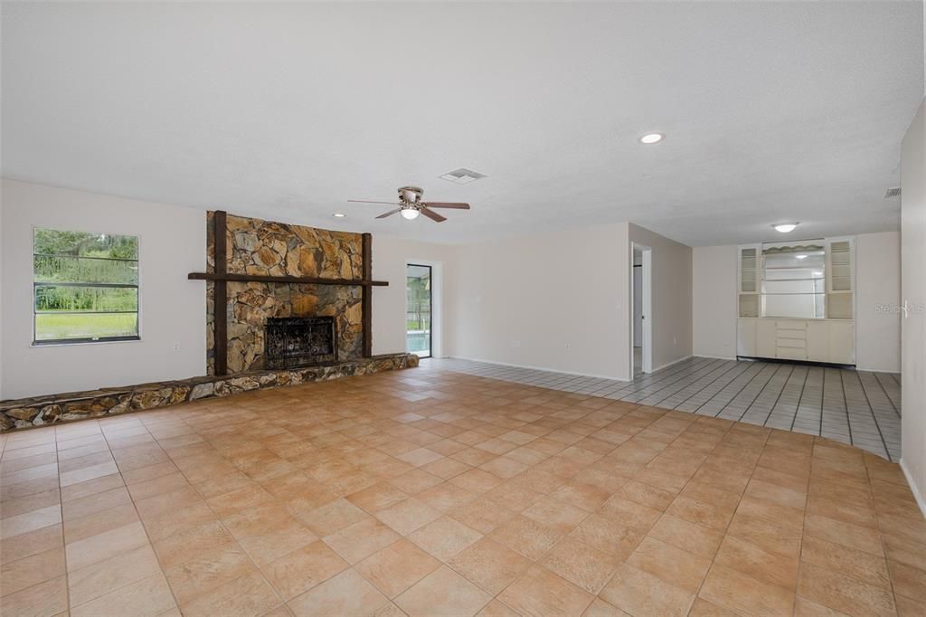 Active With Contract: $505,000 (4 beds, 2 baths, 2837 Square Feet)