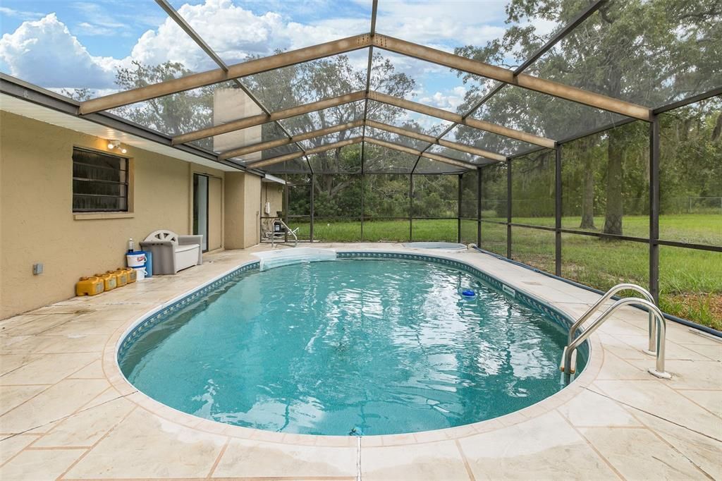 Active With Contract: $505,000 (4 beds, 2 baths, 2837 Square Feet)