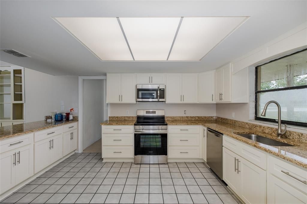 Active With Contract: $505,000 (4 beds, 2 baths, 2837 Square Feet)