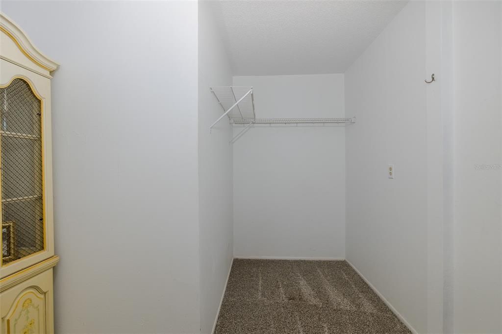 Active With Contract: $505,000 (4 beds, 2 baths, 2837 Square Feet)