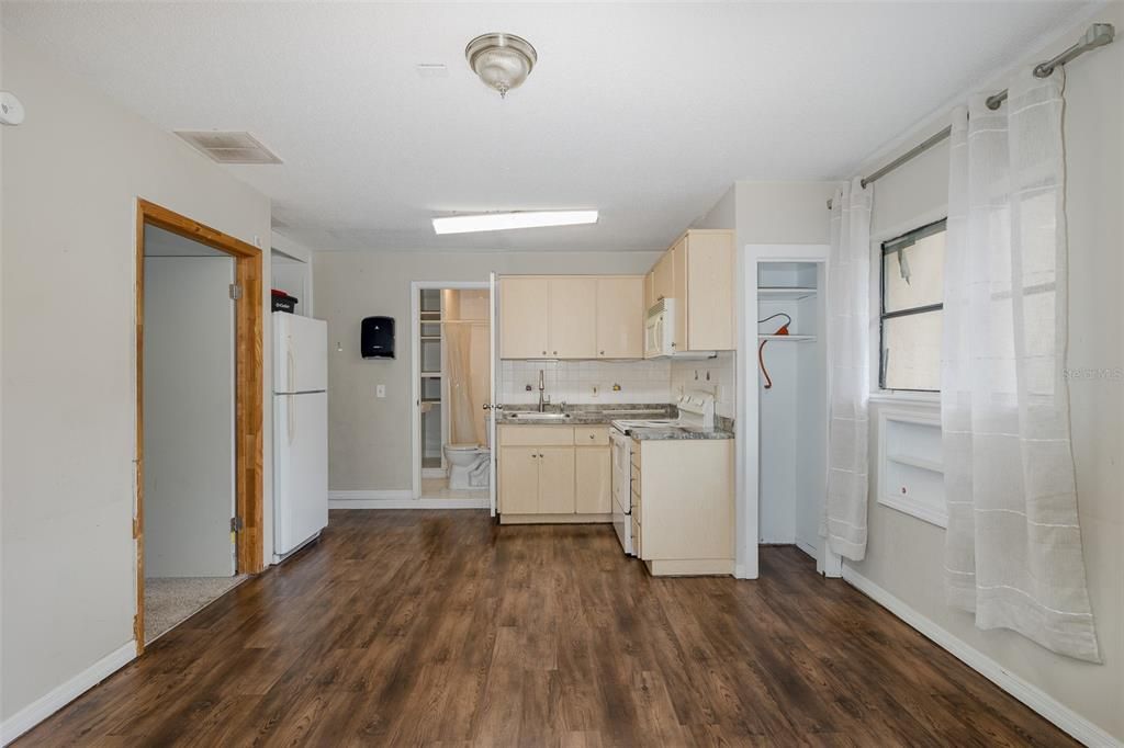 Active With Contract: $505,000 (4 beds, 2 baths, 2837 Square Feet)