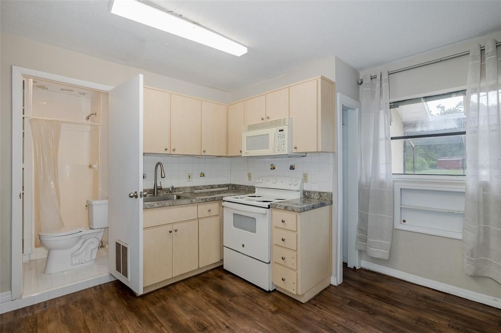 Active With Contract: $505,000 (4 beds, 2 baths, 2837 Square Feet)