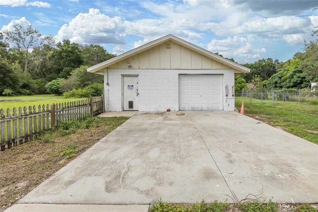 Active With Contract: $505,000 (4 beds, 2 baths, 2837 Square Feet)