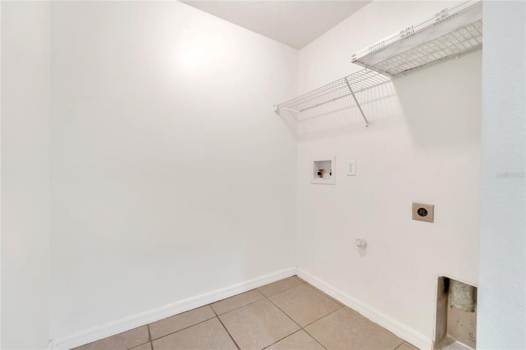 合同活跃: $314,900 (3 贝兹, 2 浴室, 1535 平方英尺)