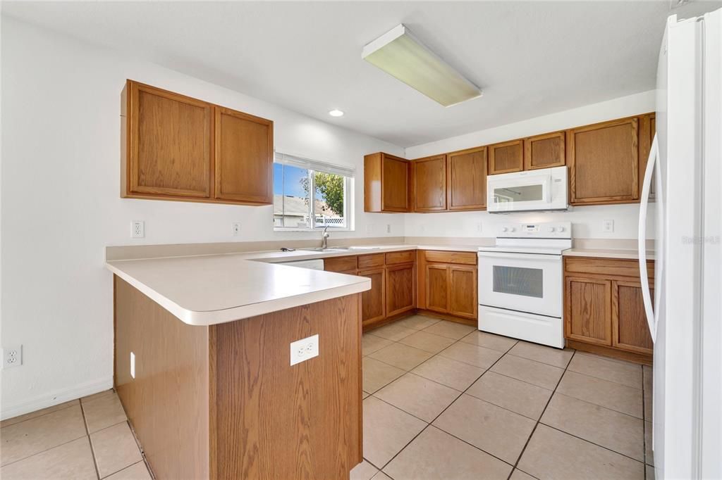 合同活跃: $314,900 (3 贝兹, 2 浴室, 1535 平方英尺)