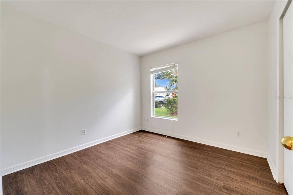 合同活跃: $314,900 (3 贝兹, 2 浴室, 1535 平方英尺)