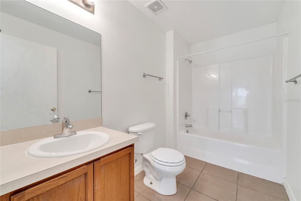 合同活跃: $314,900 (3 贝兹, 2 浴室, 1535 平方英尺)