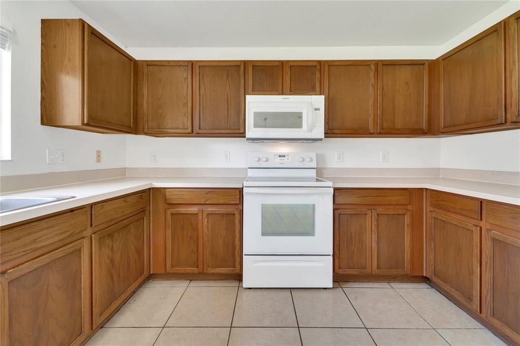 合同活跃: $314,900 (3 贝兹, 2 浴室, 1535 平方英尺)