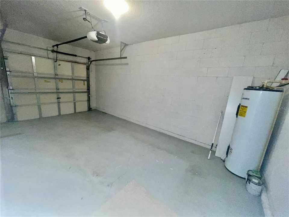 For Sale: $266,950 (2 beds, 2 baths, 1373 Square Feet)