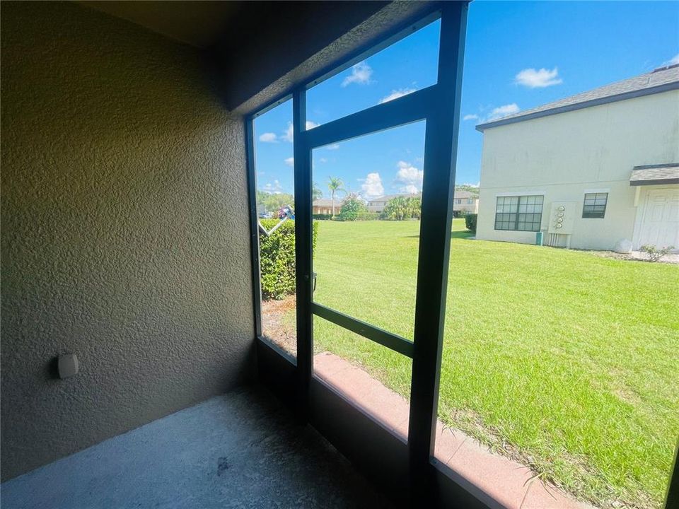 For Sale: $266,950 (2 beds, 2 baths, 1373 Square Feet)