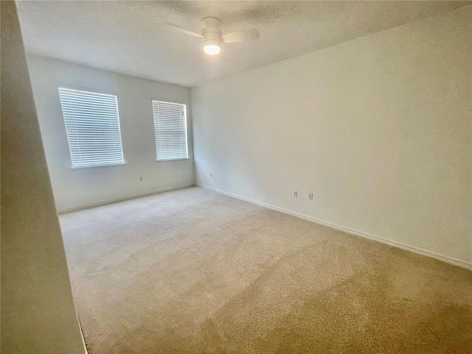 For Sale: $266,950 (2 beds, 2 baths, 1373 Square Feet)