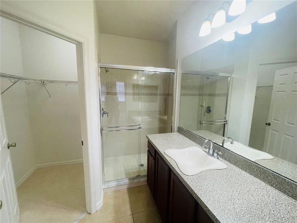 For Sale: $266,950 (2 beds, 2 baths, 1373 Square Feet)