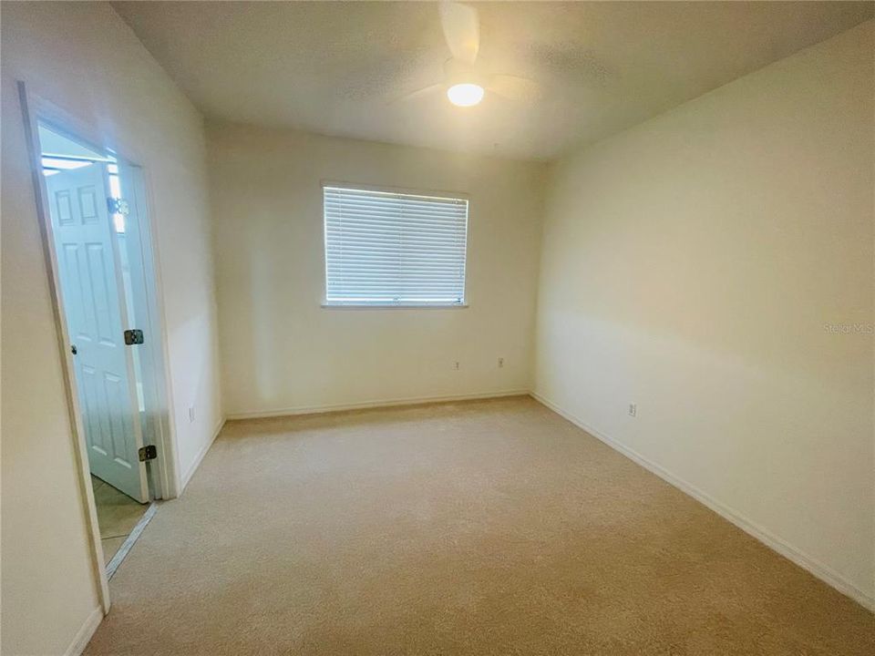 For Sale: $266,950 (2 beds, 2 baths, 1373 Square Feet)