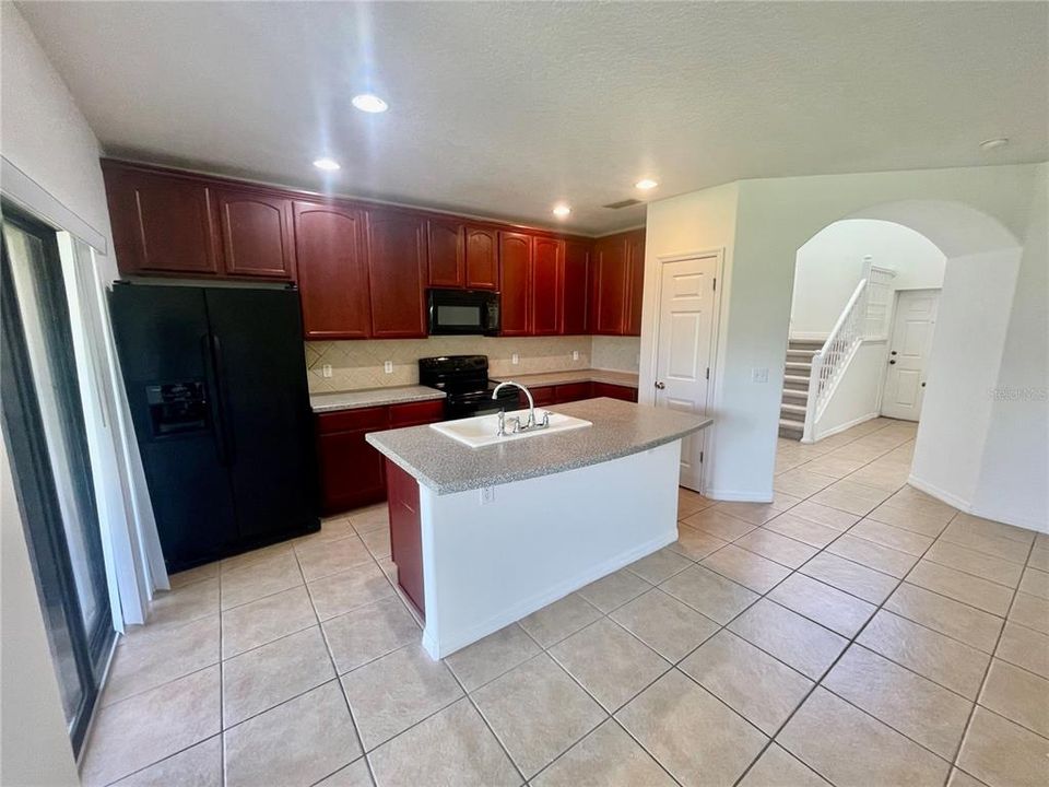For Sale: $266,950 (2 beds, 2 baths, 1373 Square Feet)