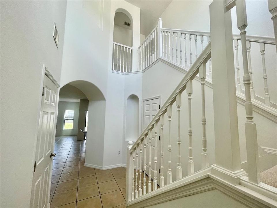 For Sale: $266,950 (2 beds, 2 baths, 1373 Square Feet)