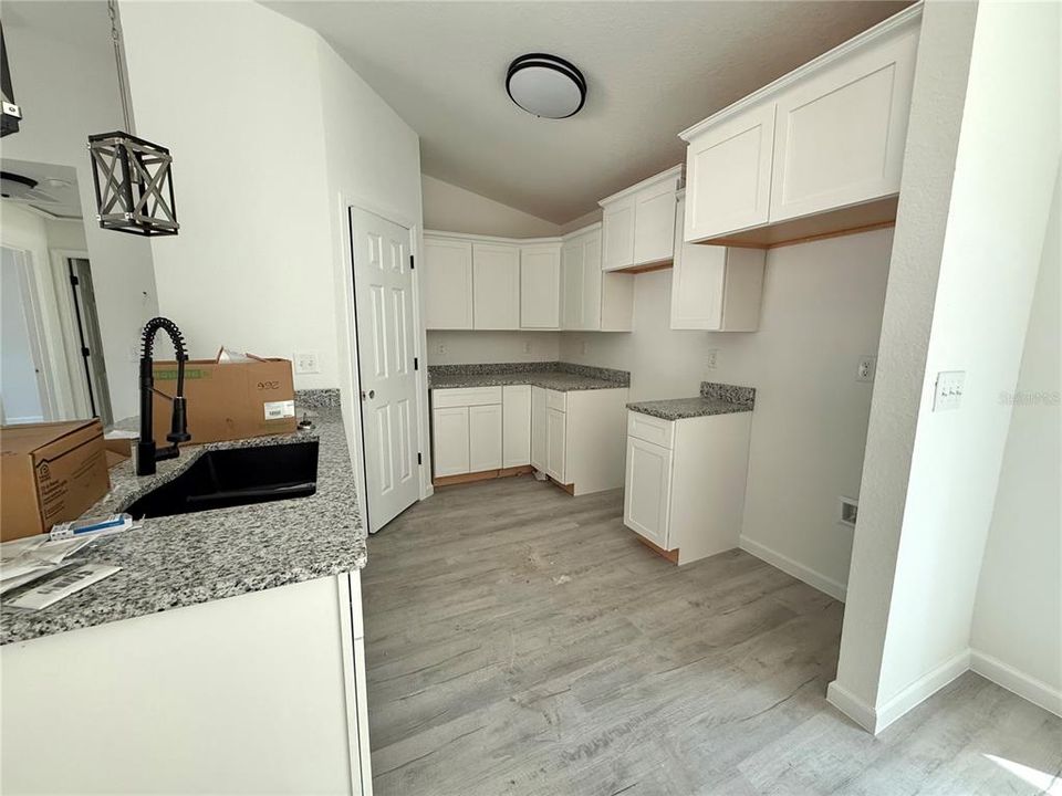 Active With Contract: $219,900 (3 beds, 2 baths, 1173 Square Feet)