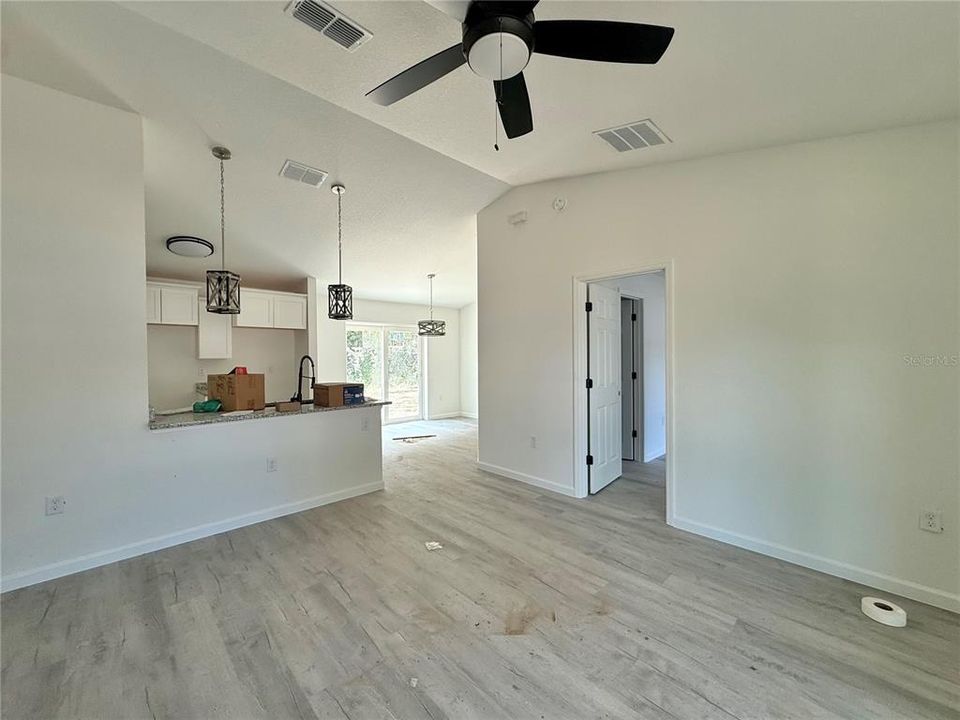 Active With Contract: $219,900 (3 beds, 2 baths, 1173 Square Feet)