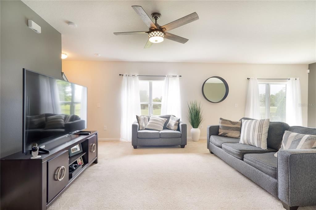 На продажу: $319,900 (3 спален, 2 ванн, 1767 Квадратных фут)