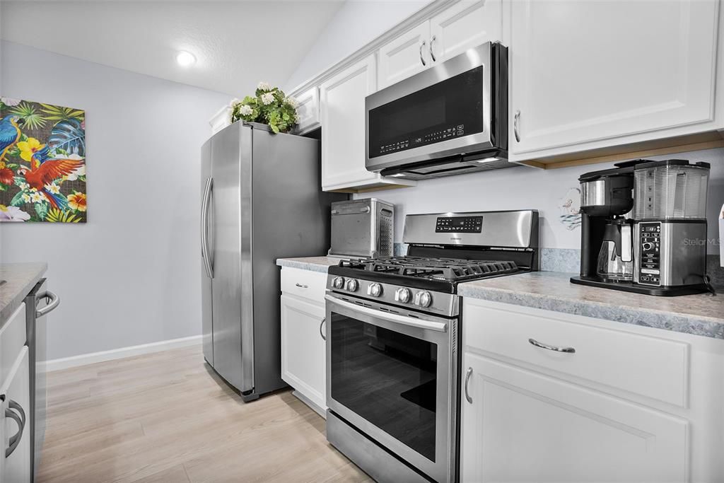 Activo con contrato: $430,000 (3 camas, 2 baños, 1531 Pies cuadrados)