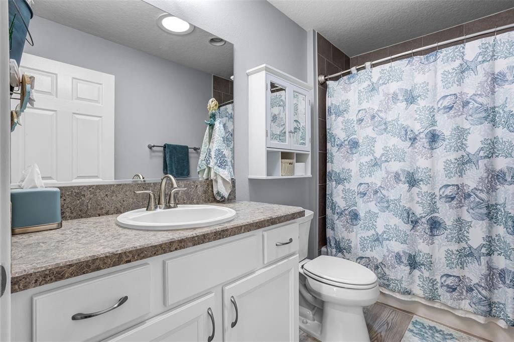 Activo con contrato: $430,000 (3 camas, 2 baños, 1531 Pies cuadrados)