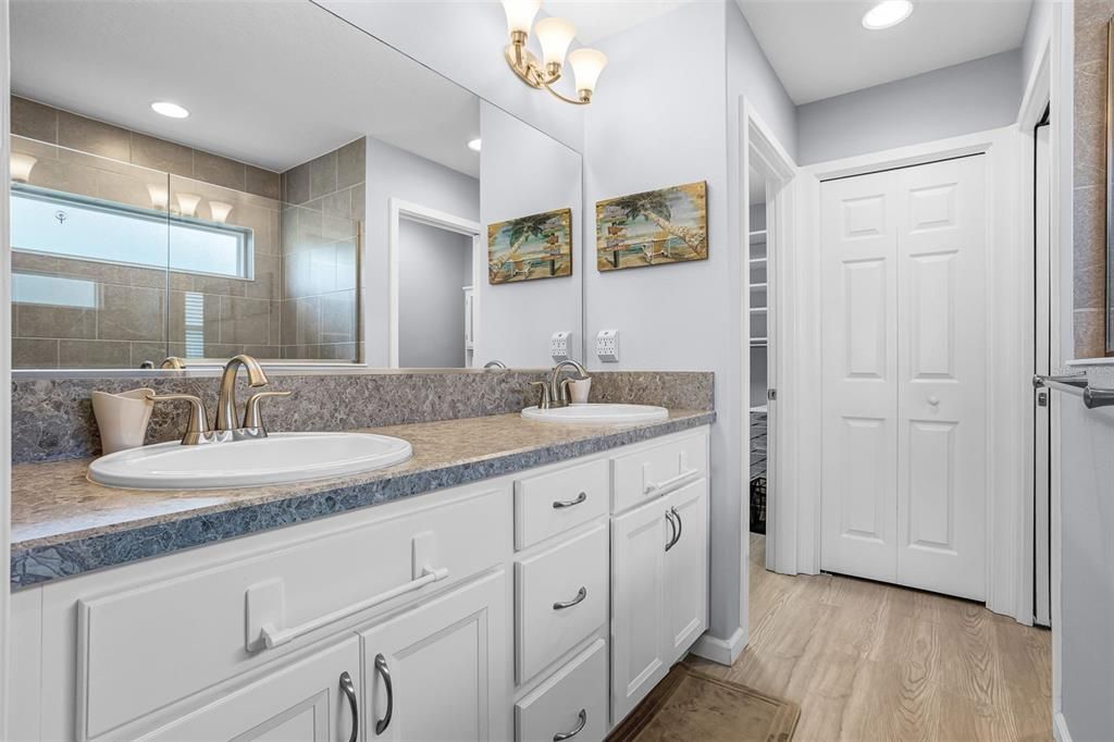 Activo con contrato: $430,000 (3 camas, 2 baños, 1531 Pies cuadrados)