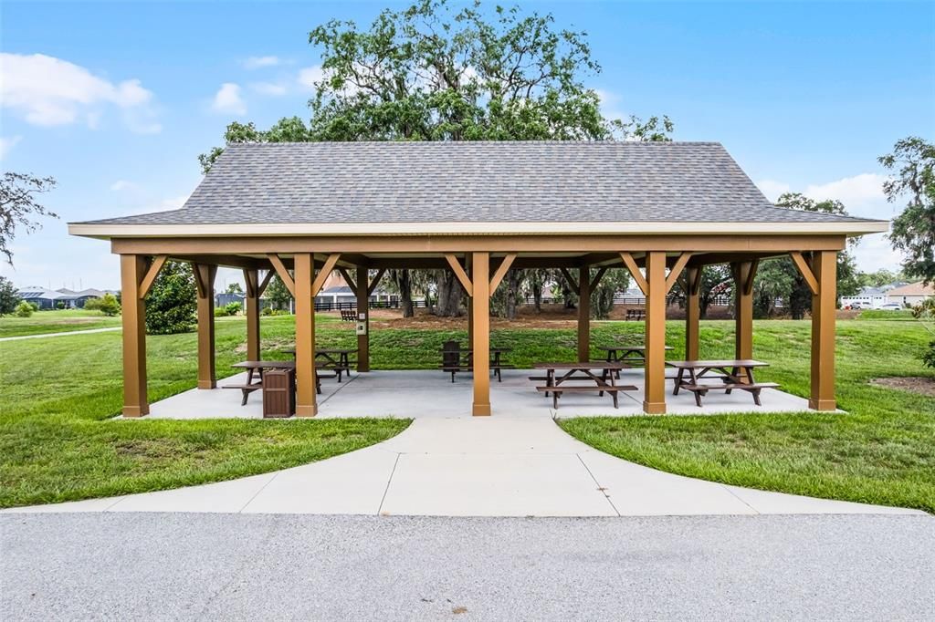 Activo con contrato: $430,000 (3 camas, 2 baños, 1531 Pies cuadrados)