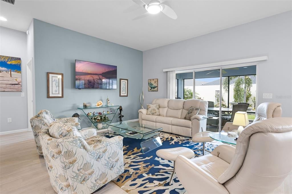 Activo con contrato: $430,000 (3 camas, 2 baños, 1531 Pies cuadrados)