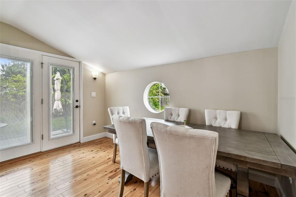 待售: $365,000 (3 贝兹, 2 浴室, 1097 平方英尺)