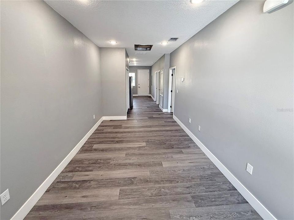 For Rent: $1,450 (3 beds, 2 baths, 1005 Square Feet)