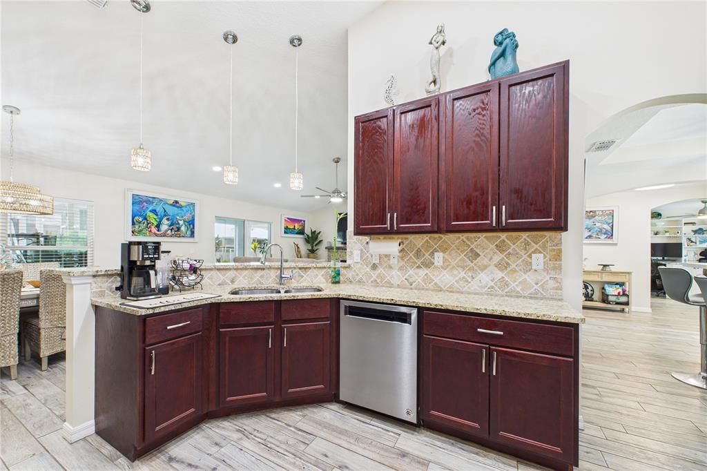 На продажу: $529,900 (3 спален, 2 ванн, 1860 Квадратных фут)