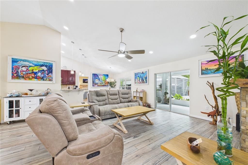 На продажу: $529,900 (3 спален, 2 ванн, 1860 Квадратных фут)