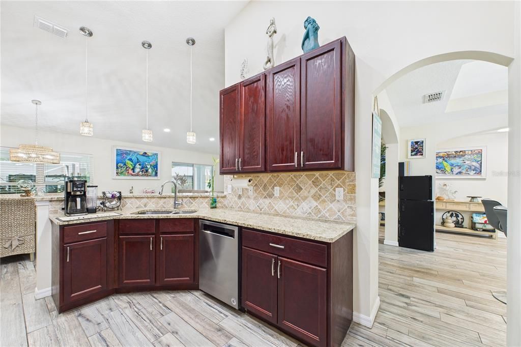 На продажу: $529,900 (3 спален, 2 ванн, 1860 Квадратных фут)