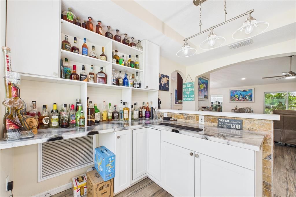 На продажу: $529,900 (3 спален, 2 ванн, 1860 Квадратных фут)