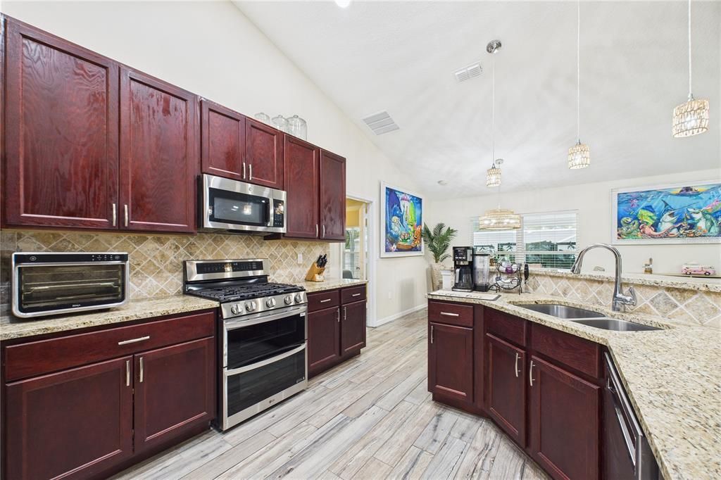 На продажу: $529,900 (3 спален, 2 ванн, 1860 Квадратных фут)