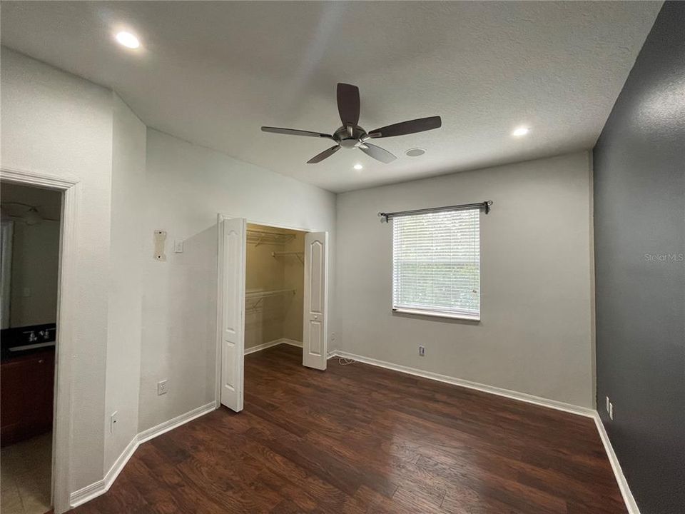 Под контрактом: $1,995 (2 спален, 2 ванн, 1071 Квадратных фут)