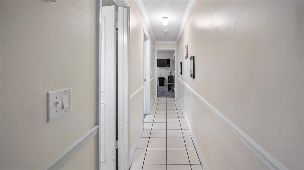 For Sale: $205,000 (2 beds, 2 baths, 857 Square Feet)