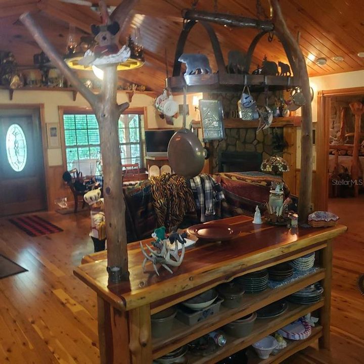 На продажу: $599,900 (2 спален, 2 ванн, 1698 Квадратных фут)