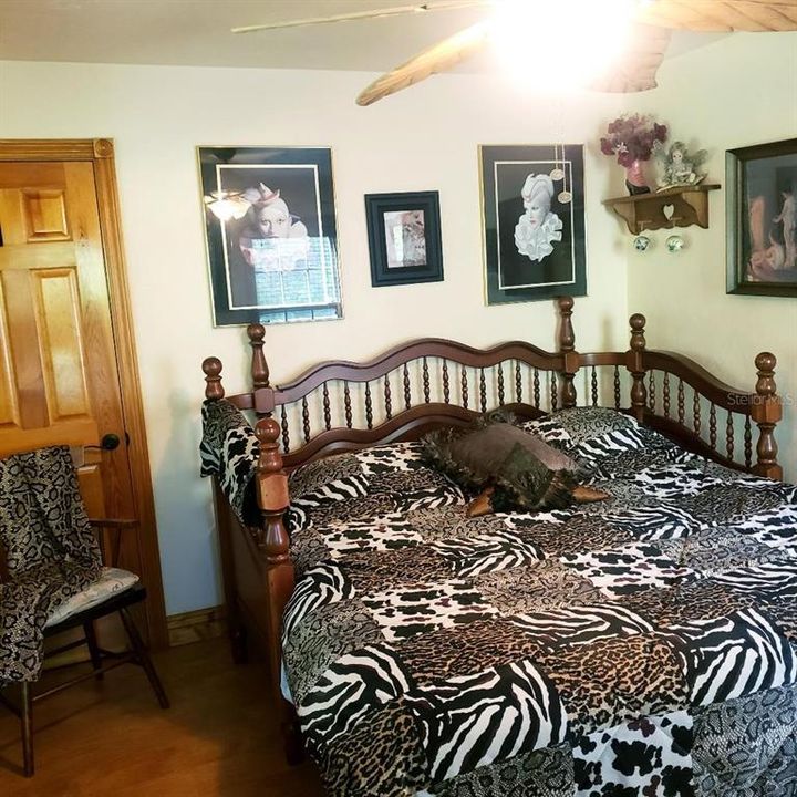 На продажу: $599,900 (2 спален, 2 ванн, 1698 Квадратных фут)