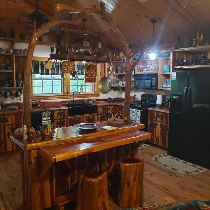 На продажу: $599,900 (2 спален, 2 ванн, 1698 Квадратных фут)